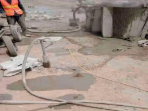 白碱滩水泥混凝土路面板底注浆技术 路面脱空注浆整治方案