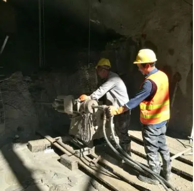 白碱滩水下抗分散灌浆料特点 水下不分散注浆料介绍