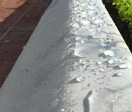 白碱滩硅烷浸渍涂料在混凝土保护中的应用