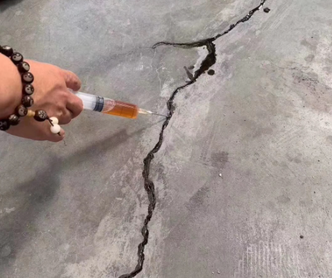 白碱滩混凝土裂缝修补技术详解​